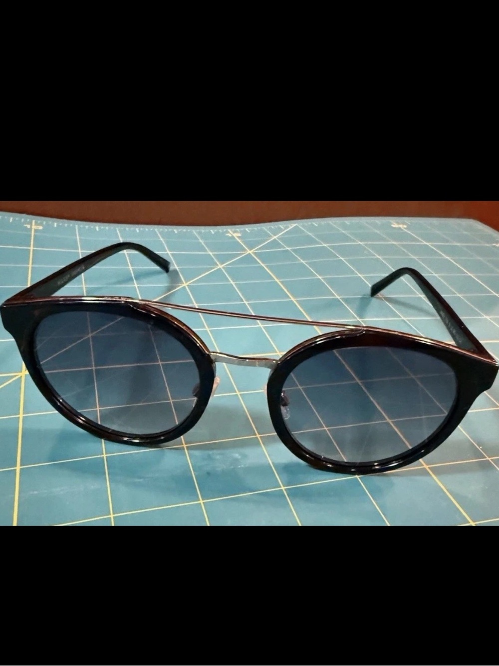 Warby Parker Laney 7100 Sunglasses 51-22-145 Black Frames Purple Gradient Lens